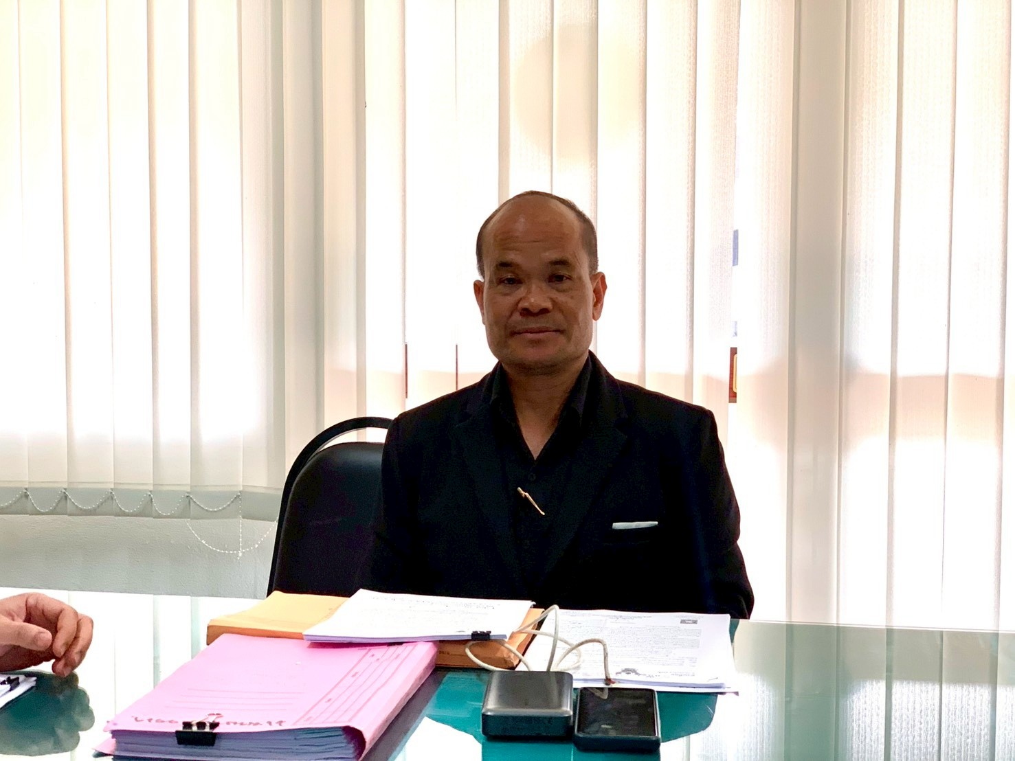 title - วันศุกร์ที่ 13 มีนาคม 2569 เวลา 10.00 น. นายวิทูล ประดิษฐบุญ ปฏิรูปที่ดินจังหวัดปราจีนบุรี  พร้อมด้วยผู้อำนวยการกลุ่มงานช่างและแผนที่ ผู้อำนวยการกลุ่มกฎหมาย ผู้อำนวยการกลุ่มการเงินบัญชีและจัดเก็บผลประโยชน์ ผู้อำนวยการกลุ่มยุทธศาสตร์และการปฏิรูปที่ดิน และเจ้าหน้าที่ ส.ป.ก.ปราจีนบุรี  ที่เกี่ยวข้อง จัดการประชุมคณะทำงานตรวจสอบคุณสมบัติผู้ยื่นคำขอเข้าทำประโยชน์ในเขตปฏิรูปที่ดินจังหวัดปราจีนบุรี ครั้งที่ 6/2569